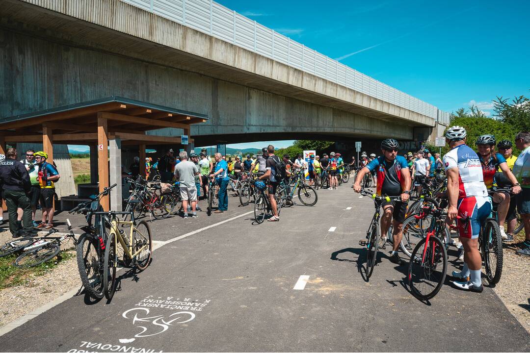 FOTO: Otvorenie nového úseku Vážskej cyklomagistrály, foto 2