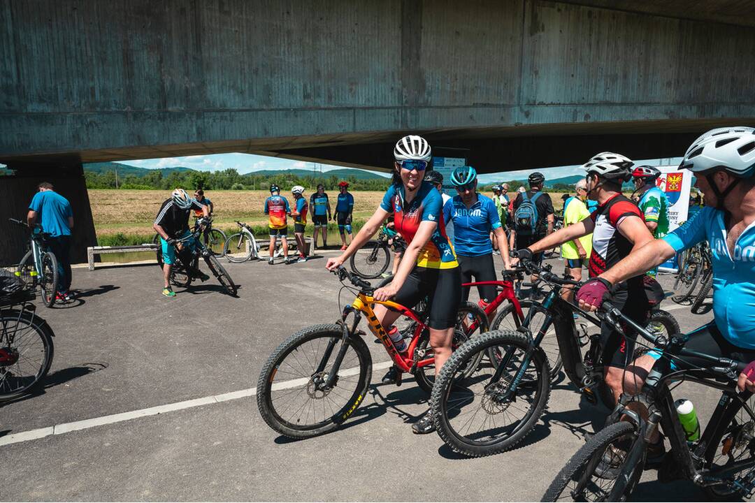 FOTO: Otvorenie nového úseku Vážskej cyklomagistrály, foto 16