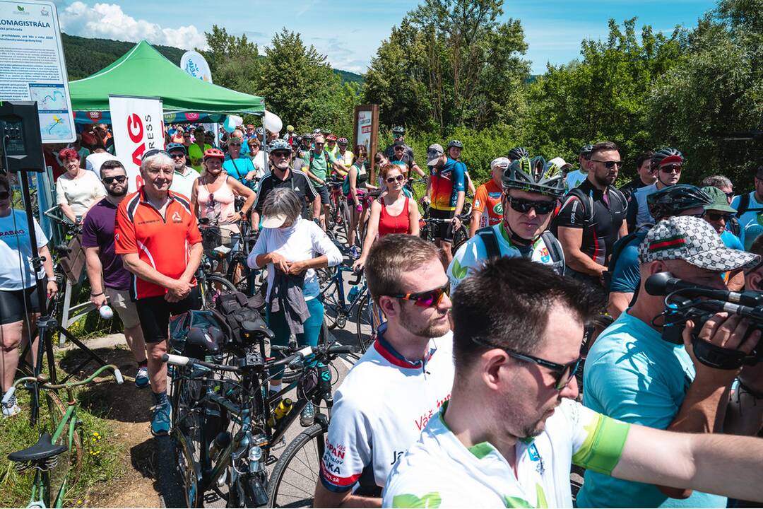 FOTO: Otvorenie nového úseku Vážskej cyklomagistrály, foto 25