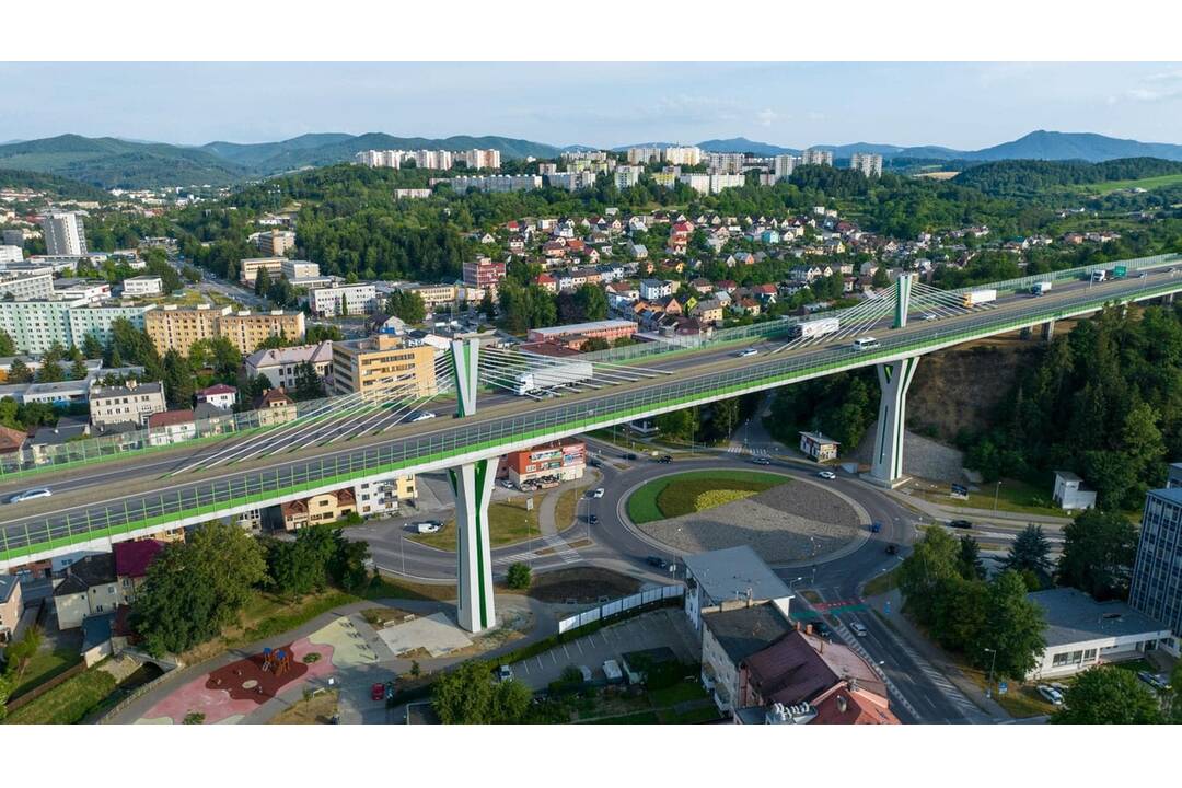 FOTO: Obchádzka diaľnice počas uzávierky, foto 2