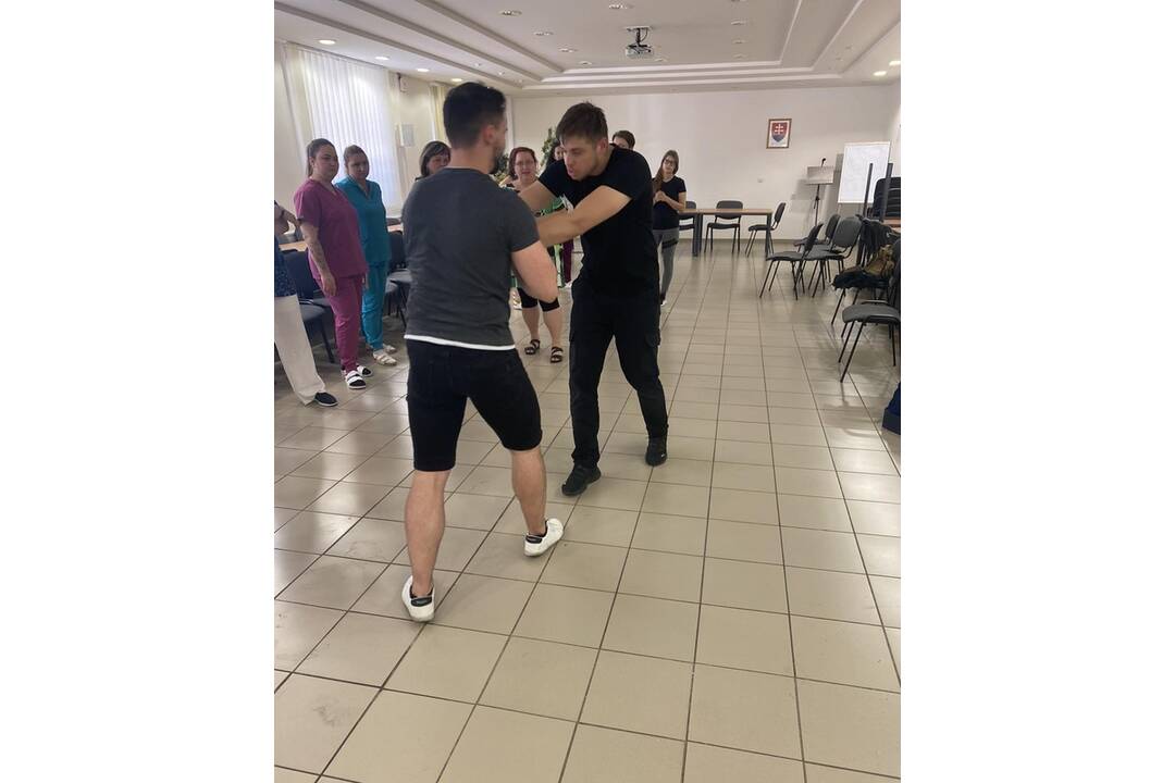 FOTO: Kurz sebaobrany pre zdravotníkov, foto 3