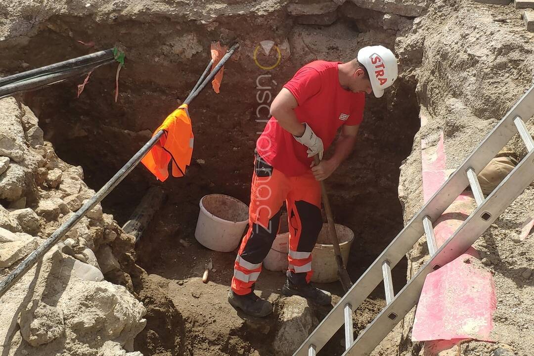 FOTO: Rozkopávka odhalila rôzne atrefakty, foto 3