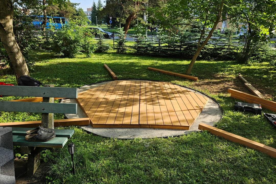 FOTO: Nové altánky pre seniorov v Prievidzi, foto 1