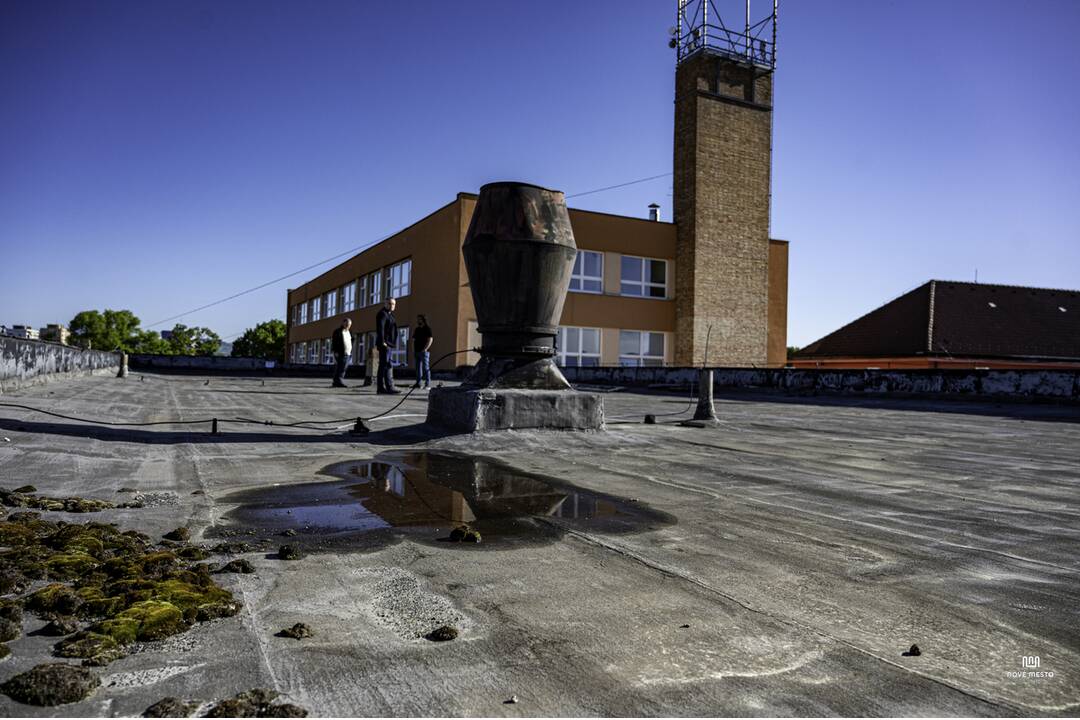 FOTO: Do školy v Novom Meste nad Váhom dlhodobo zateká, foto 17