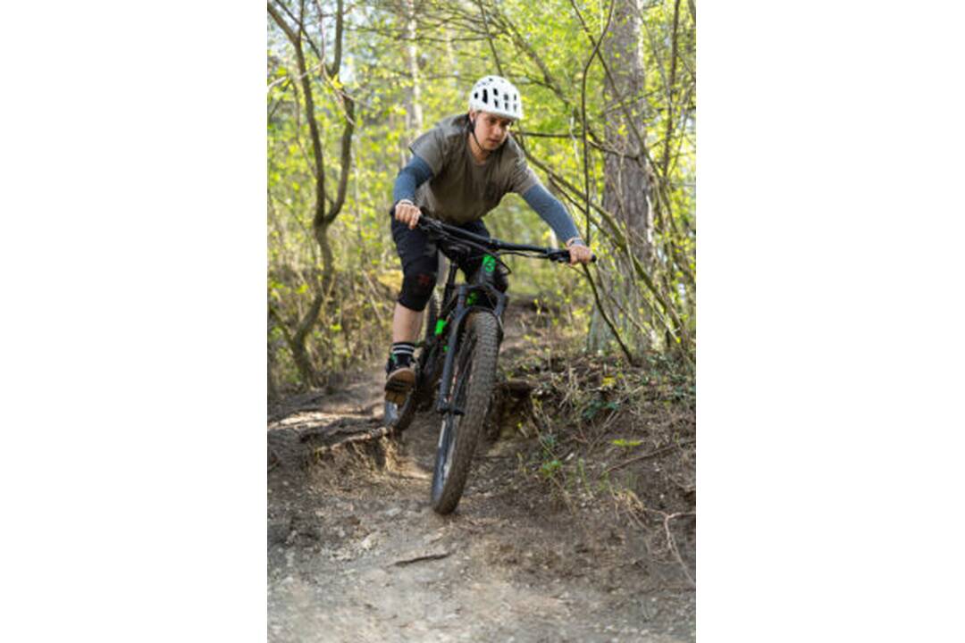 FOTO: Cyklisti a chodci majú konflikty kvôli nebezpečným stretom v lesoparku , foto 8