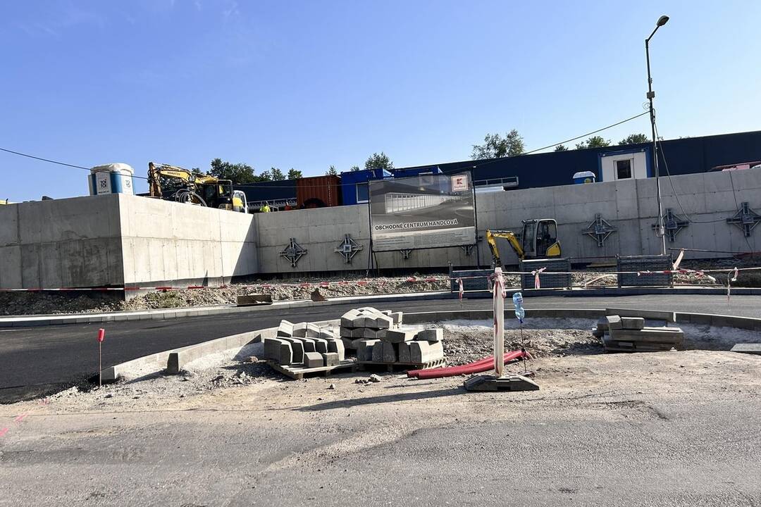 FOTO: Výstavba kruhovej križovatky v Handlovej, foto 5