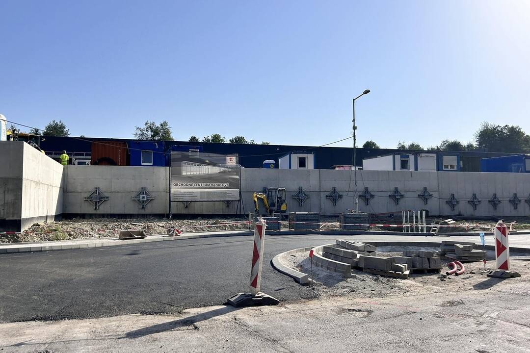 FOTO: Výstavba kruhovej križovatky v Handlovej, foto 8