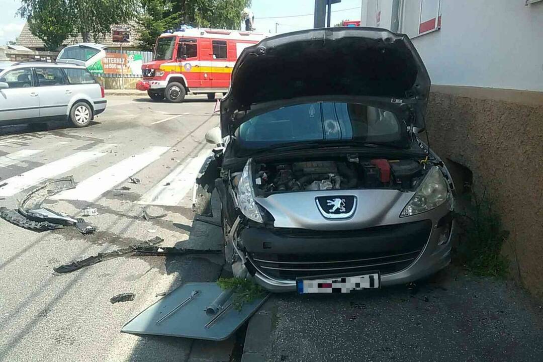 FOTO: Hasičom sa podarilo zachrániť majetok vo viac ako miliónovej hodnote , foto 7