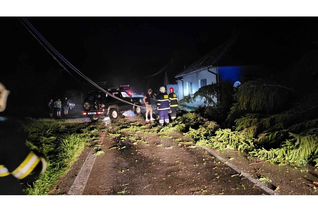FOTO: Škody po búrke v Trenčíne, foto 6