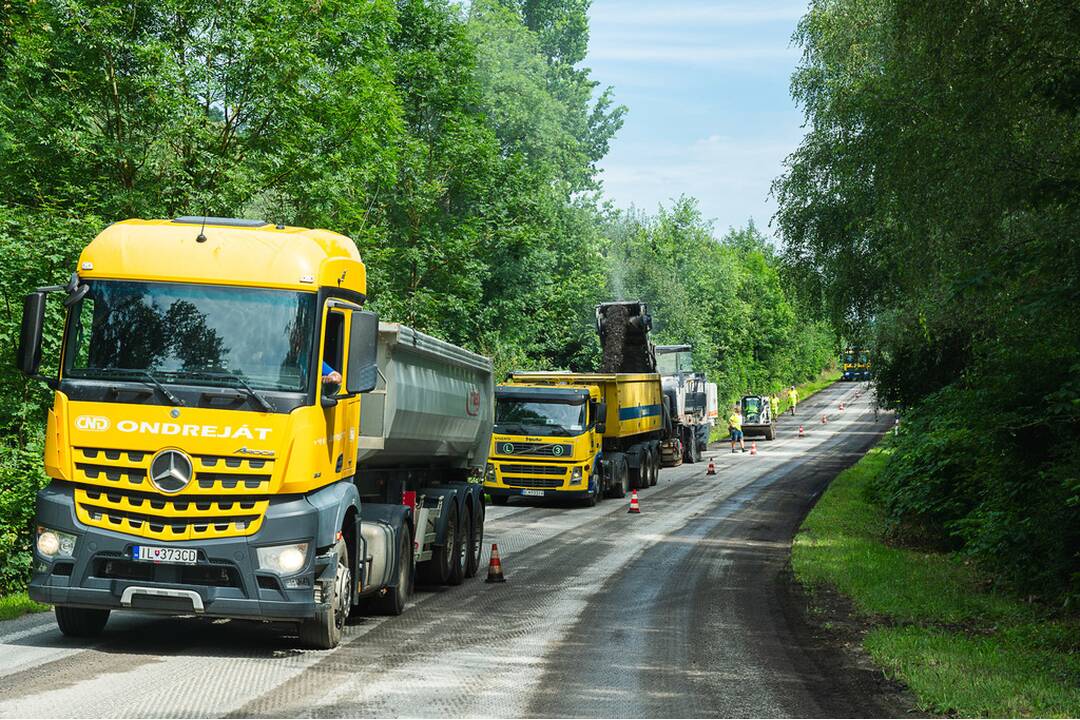 FOTO: Trenčianska župa opraví 35 kilometrov ciest za dva týždne. Počítajte s dopravnými obmedzeniami, foto 2