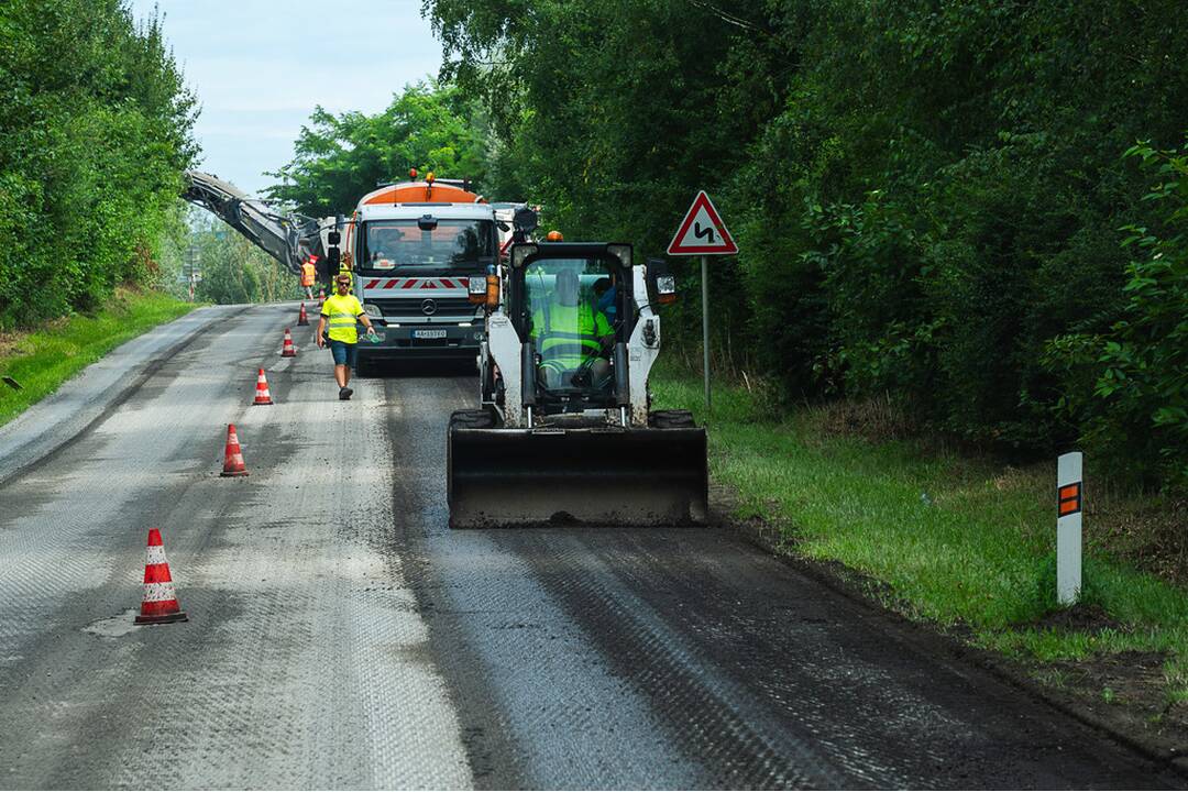 FOTO: Trenčianska župa opraví 35 kilometrov ciest za dva týždne. Počítajte s dopravnými obmedzeniami, foto 6