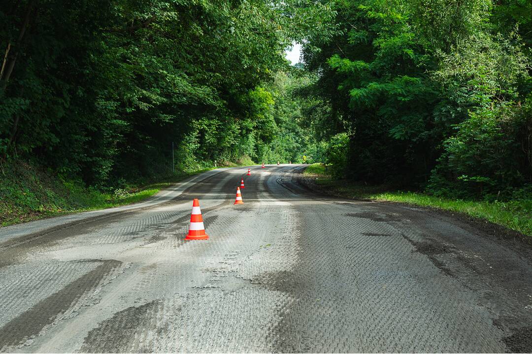FOTO: Trenčianska župa opraví 35 kilometrov ciest za dva týždne. Počítajte s dopravnými obmedzeniami, foto 7