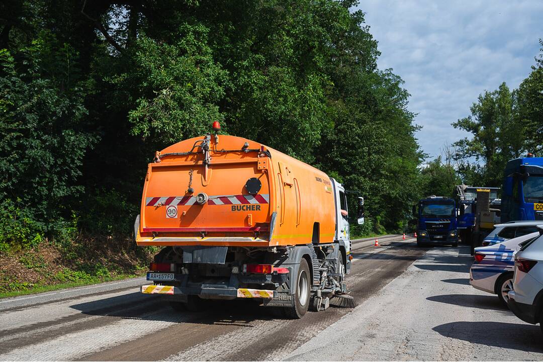 FOTO: Trenčianska župa opraví 35 kilometrov ciest za dva týždne. Počítajte s dopravnými obmedzeniami, foto 12