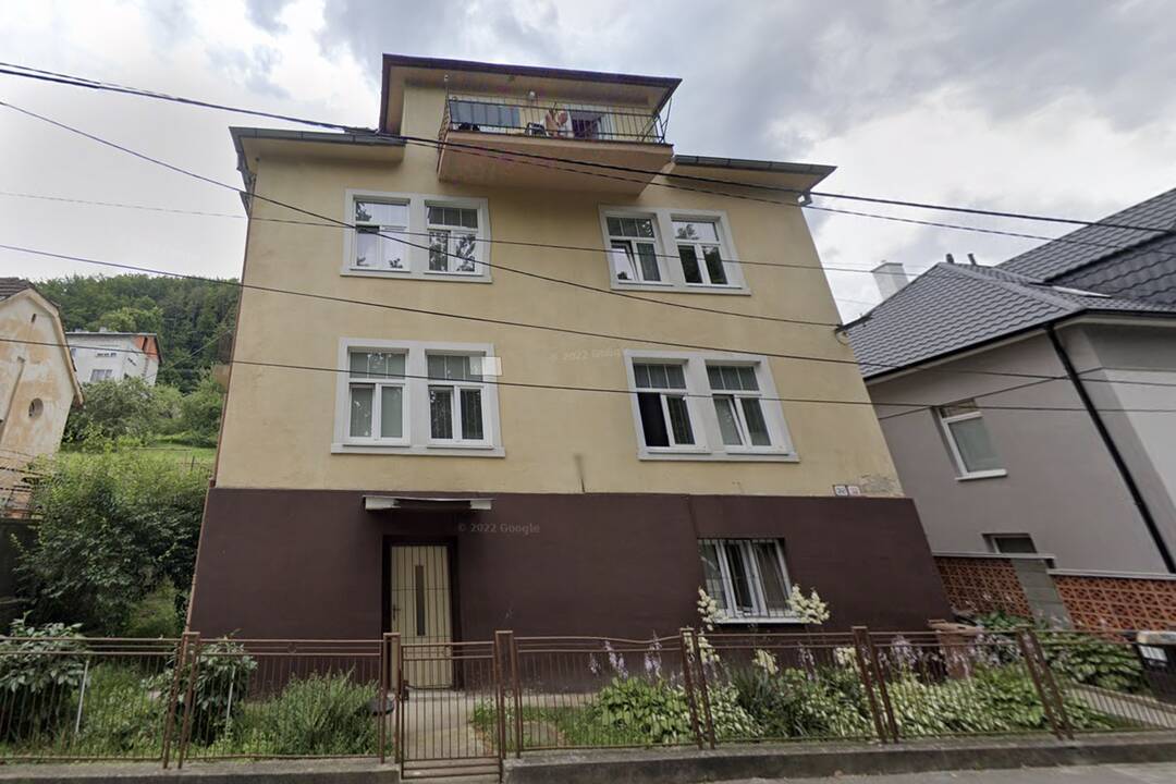 FOTO: Bytový dom v Trenčianskych Tepliciach je na predaj. Kto navrhne najvyššiu sumu, vyhráva, foto 2