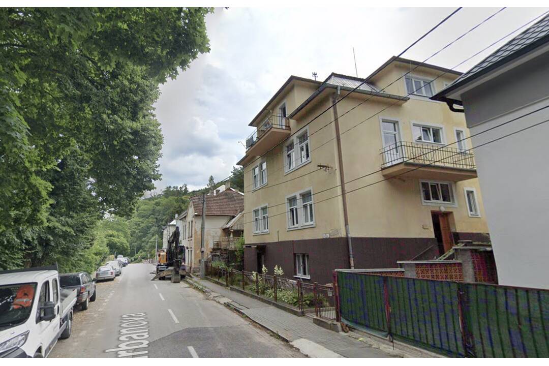 FOTO: Bytový dom v Trenčianskych Tepliciach je na predaj. Kto navrhne najvyššiu sumu, vyhráva, foto 1