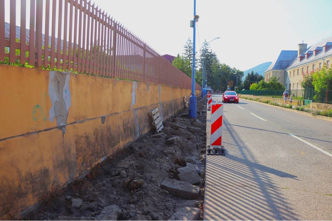 FOTO: Oprava chodníka v Dubnici nad Váhom, foto 6