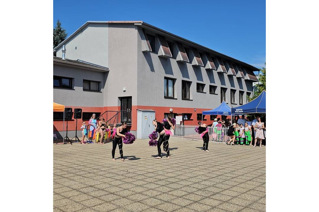 FOTO: Letné kúpalisko v Púchove je otvorené. Pribudli tri nové tobogány aj upravený bazén na tri časti, foto 11