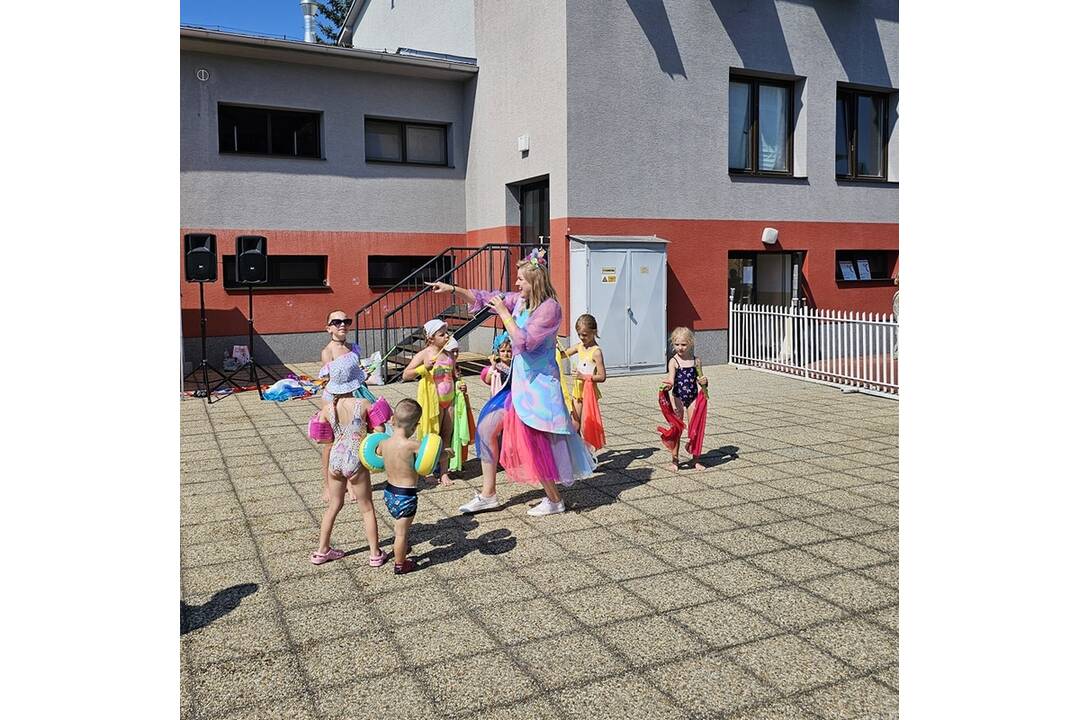 FOTO: Letné kúpalisko v Púchove je otvorené. Pribudli tri nové tobogány aj upravený bazén na tri časti, foto 16