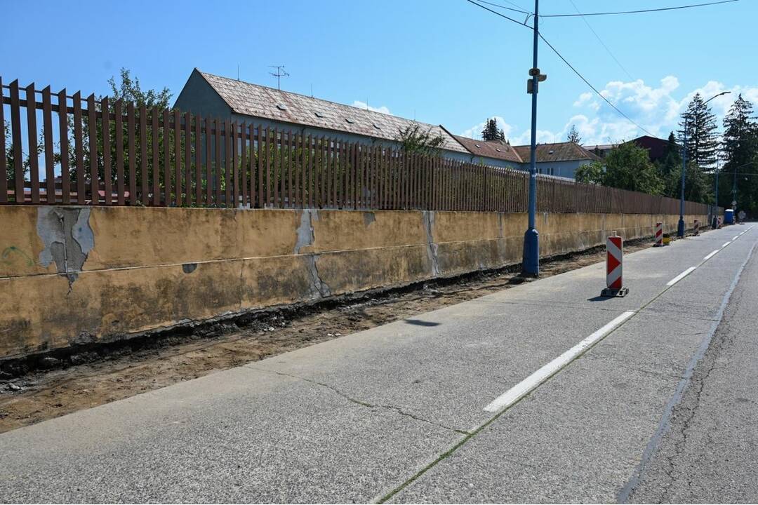 FOTO: Rekonštrukcia chodníkov v Dubnici nad Váhom, foto 1