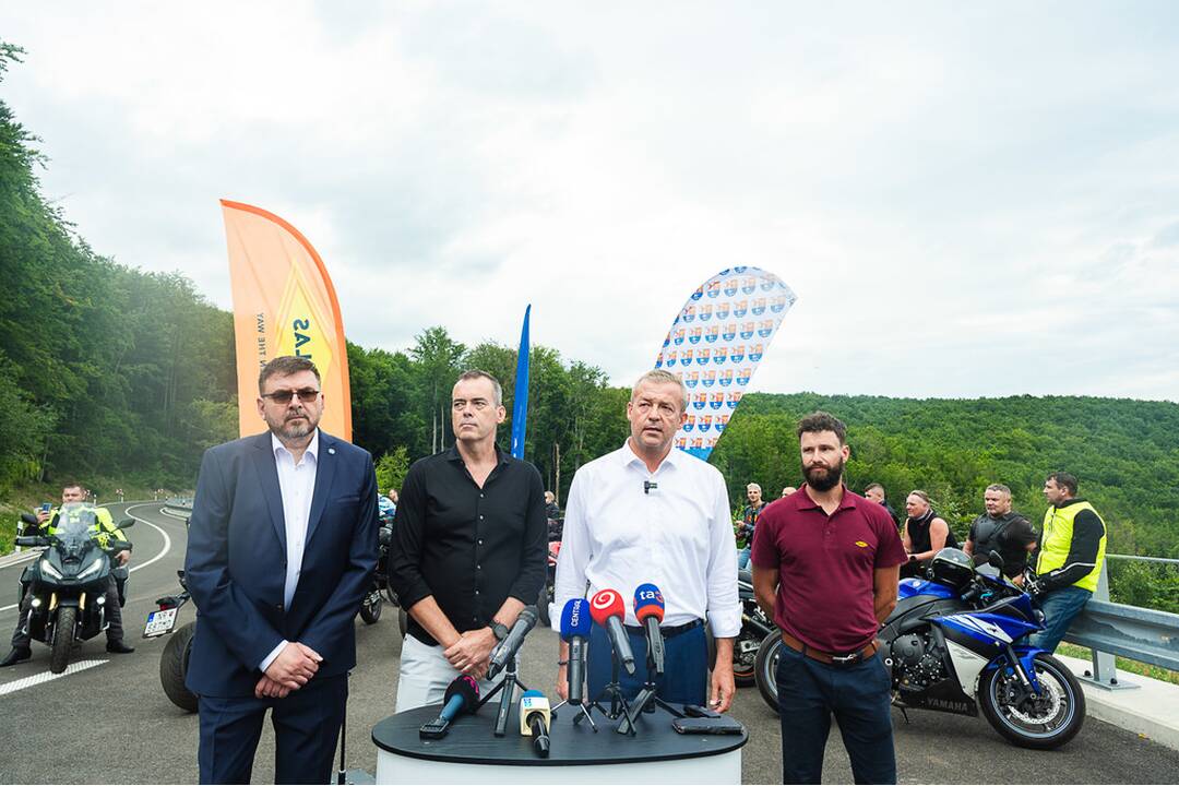 FOTO: Cesta, ktorá spája dva kraje a dva okresy je už otvorená, foto 3