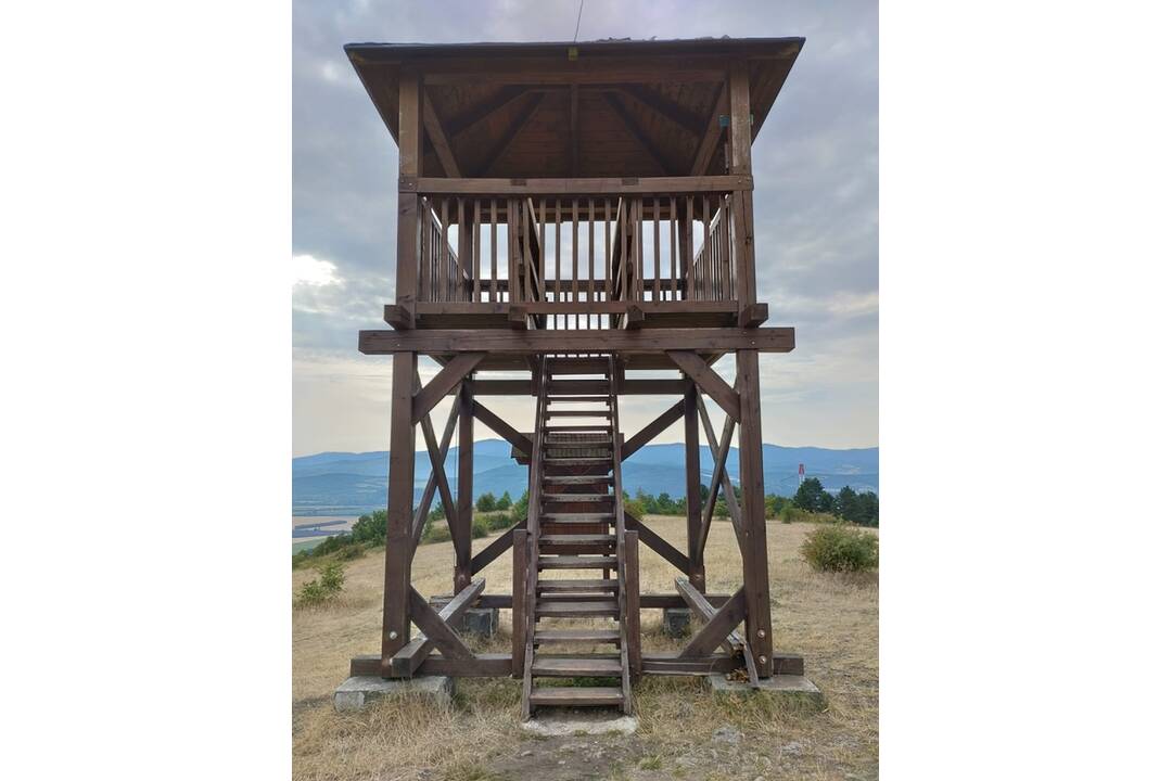 FOTO: Veža v Haluziciach už nie je pre turistov úplne bezpečná, foto 2