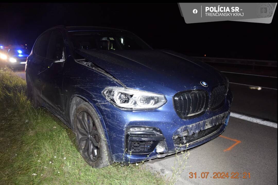 FOTO: Dôchodca jazdil na diaľnici v protismere. Spôsobil dopravnú nehodu, pri ktorej vodička dvakrát prerazila oplotenie, foto 3