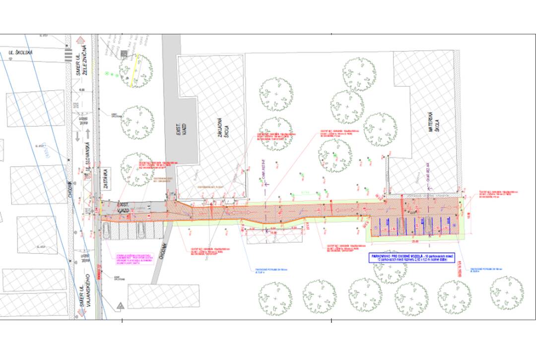 FOTO: Začína výstavba cesty v areáli školy, foto 1