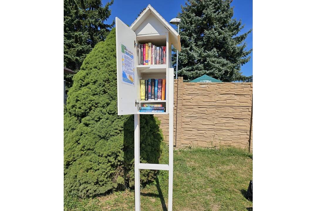 FOTO: Nová knižná búdka na kúpalisku v Púchove, foto 2