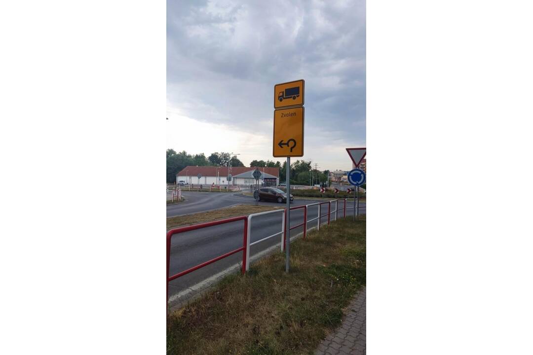FOTO: Kruhový objazd v Ilave, foto 1