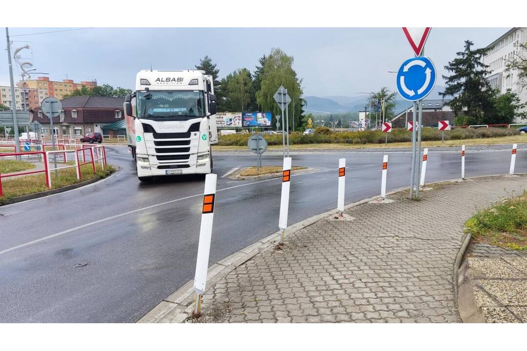 FOTO: Kruhový objazd v Ilave, foto 6