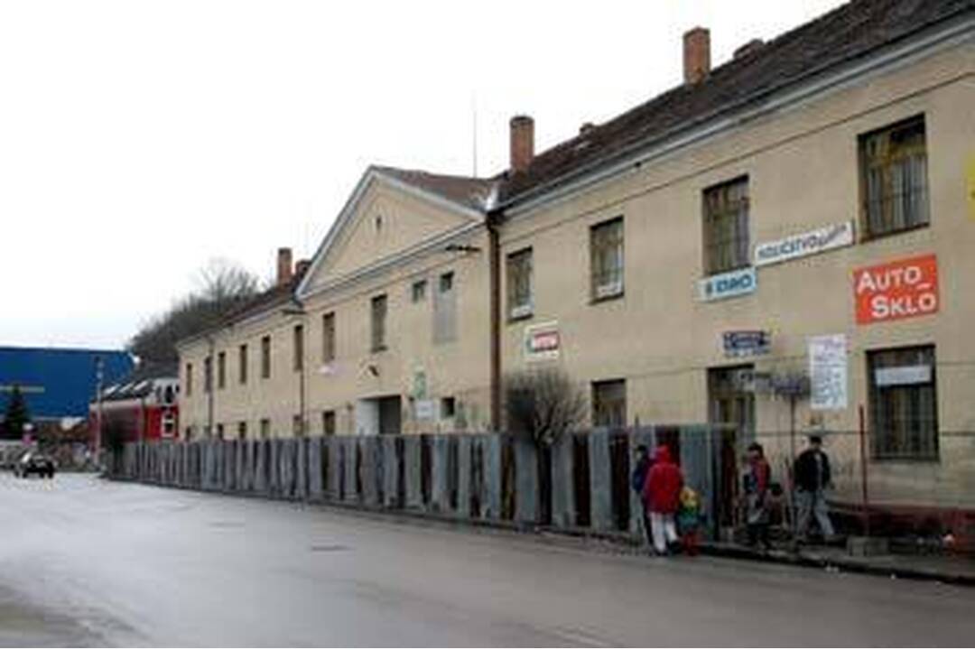 FOTO: Masarykove kasárne potrápili Trenčanov, foto 2