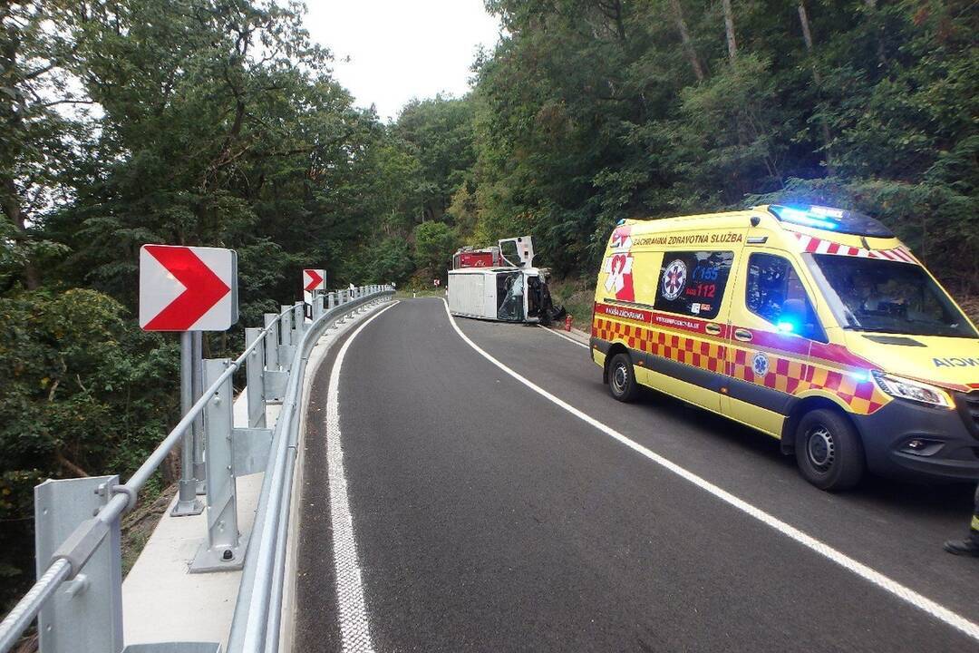 FOTO: Motorkári si robia z cesty pretekársku dráhu , foto 5