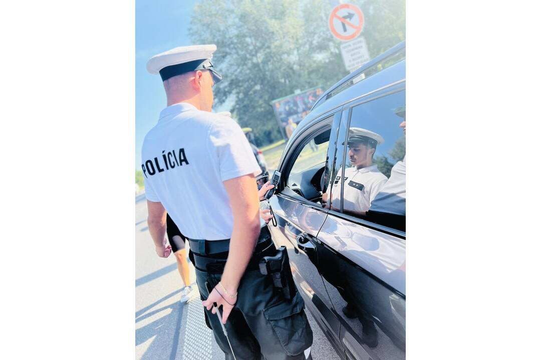FOTO: Za jazdu s nulovým promile dostanete od polície nealko, foto 5