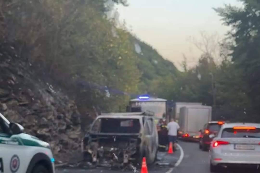 FOTO: Požiar dodávky na Kľaku, foto 10