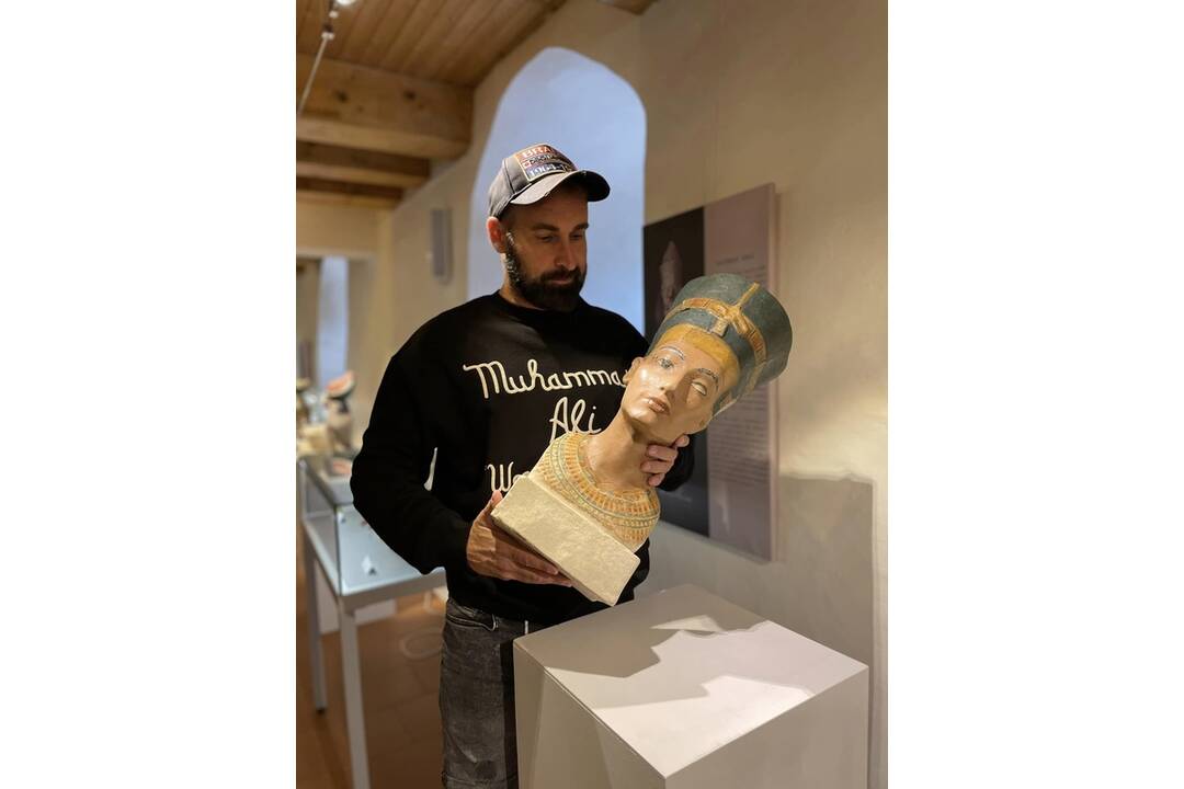 FOTO: Na Trenčianskom hrade vystavili zbierku o starovekom Egypte súkromného zberateľa z Handlovej, foto 1