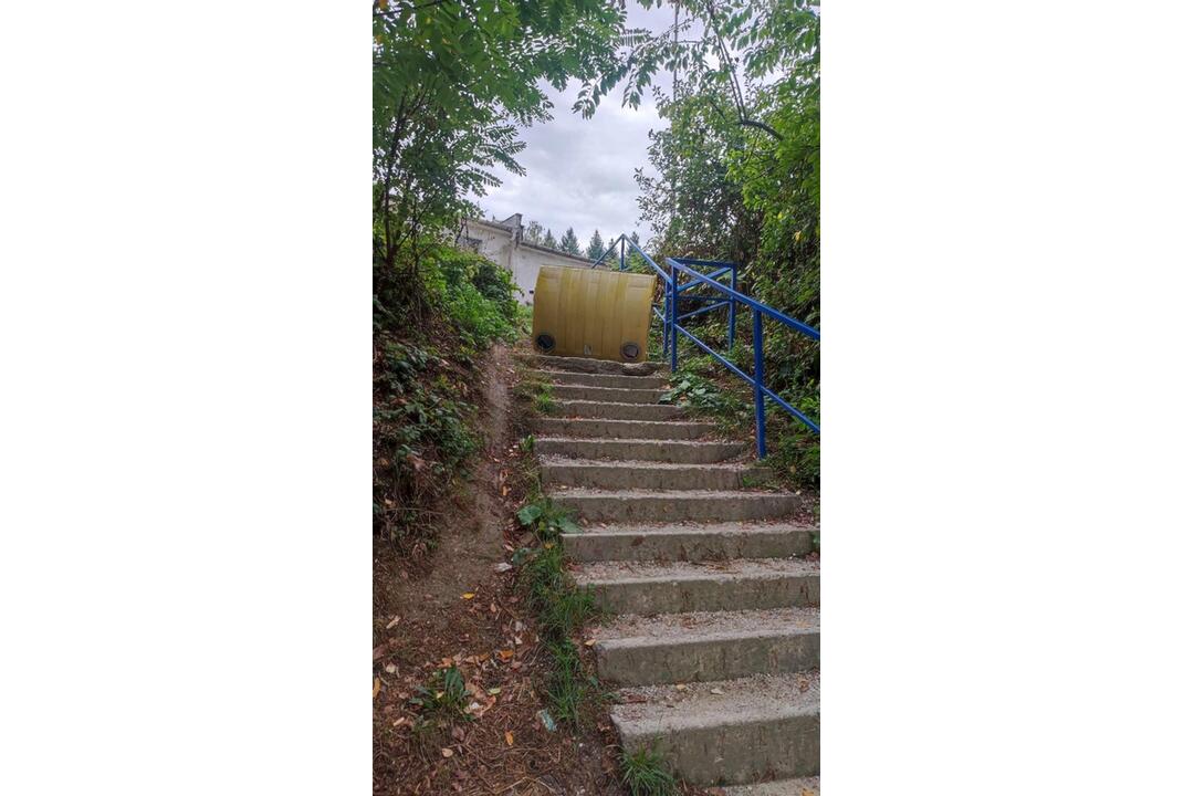 FOTO: Na sídlisku Dubnička vyčíňali vandali, foto 3