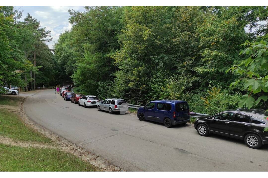 FOTO: Trenčín pripravuje zmeny parkovania na Brezine, foto 2