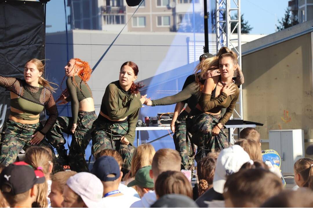 FOTO: Tancovanie na dubnickom námestí prinieslo celoslovenský rekord, foto 2