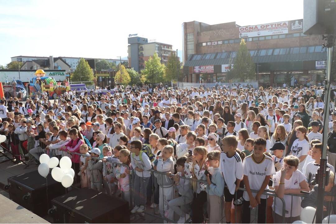 FOTO: Tancovanie na dubnickom námestí prinieslo celoslovenský rekord, foto 12