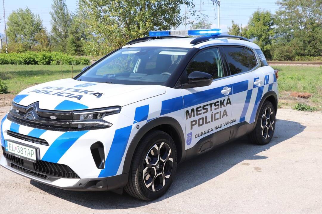 FOTO: Nové vozidlá mestskej polície v Dubnici, foto 1