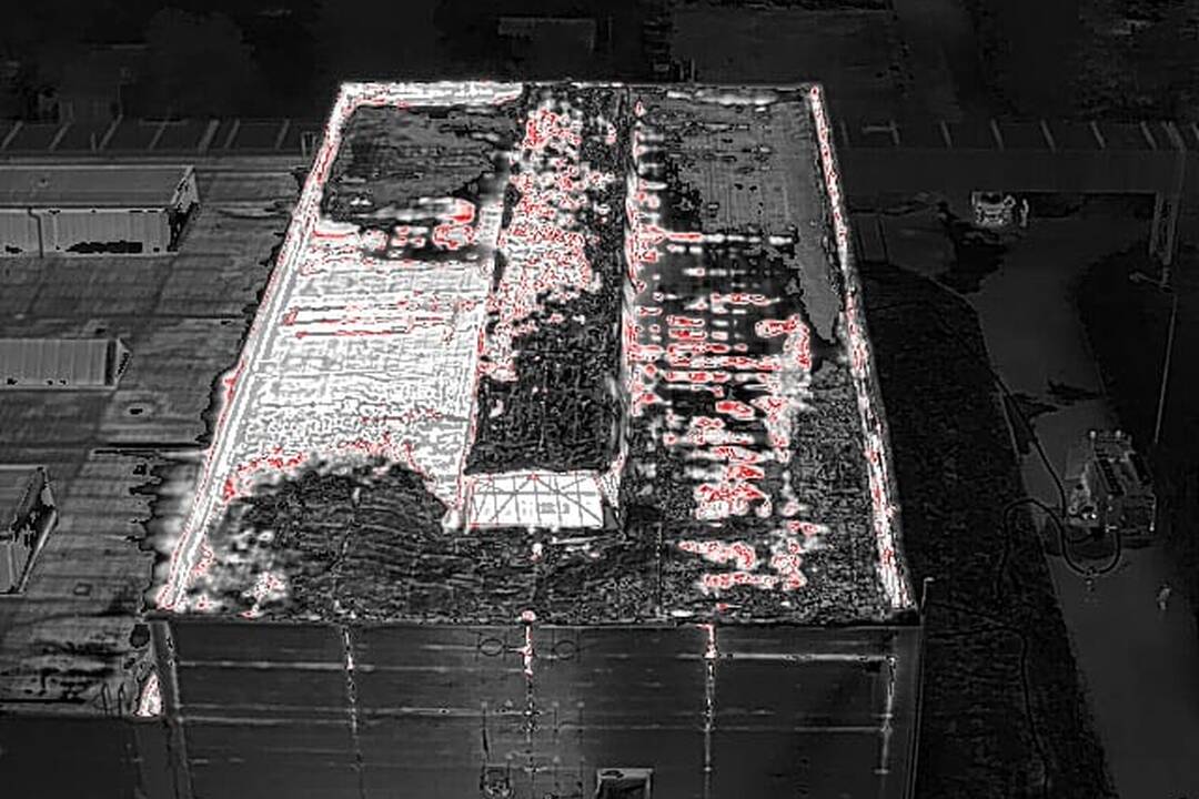 FOTO: Požiar haly v Dubnici nad Váhom zalarmoval celé mesto, horela kyselina, foto 3