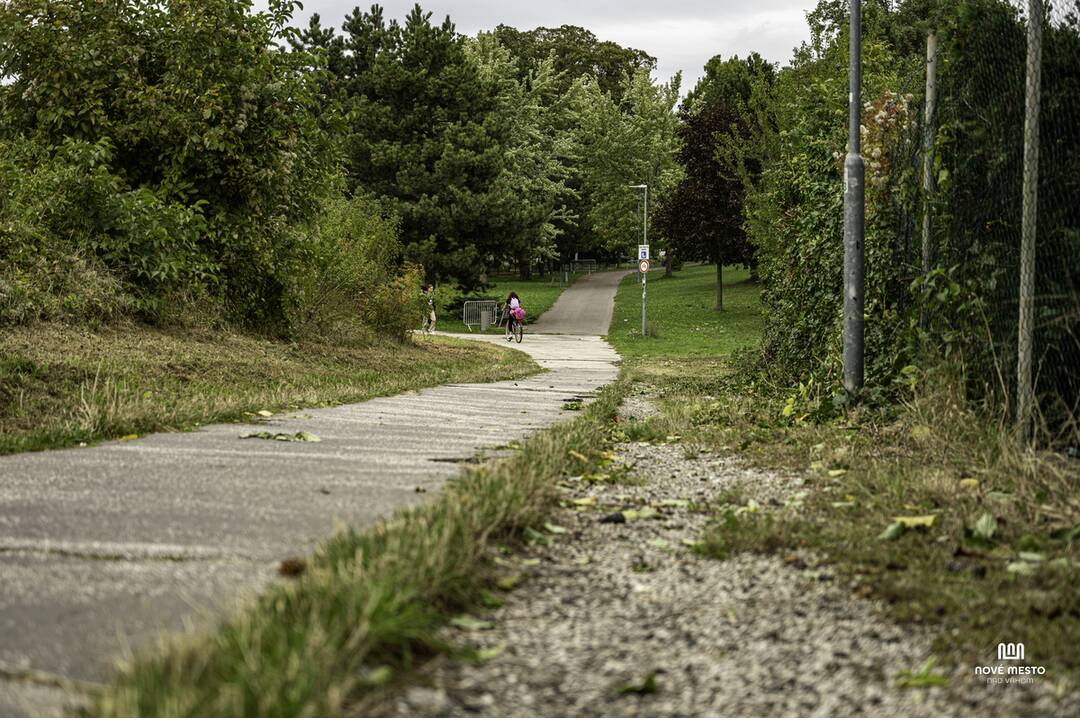 FOTO: Rekonštrukcia chodníka potrvá od dnes do 2.10.2024, foto 2