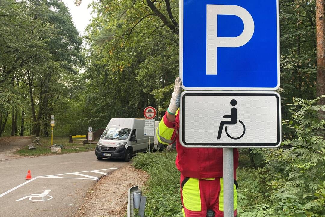 FOTO: Úprava parkovania v lesoparku Brezina, foto 4