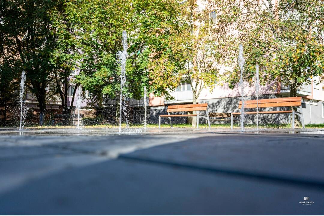 FOTO: Nová moderná fontána bude zdobiť sídlisko v Novom Meste nad Váhom, foto 1