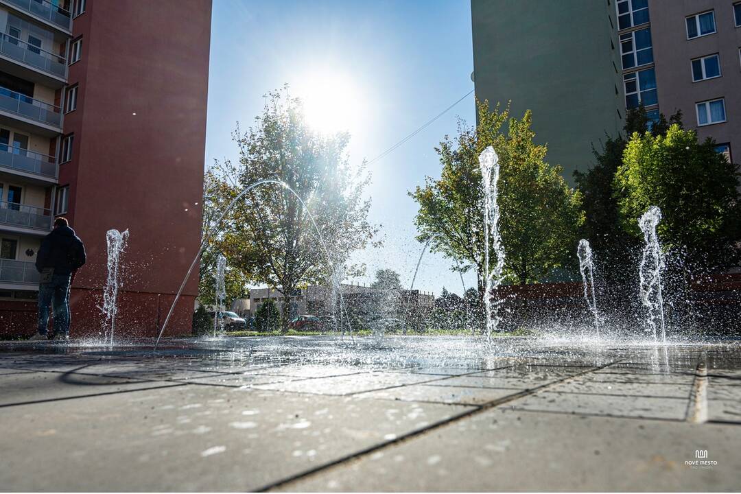 FOTO: Nová moderná fontána bude zdobiť sídlisko v Novom Meste nad Váhom, foto 5