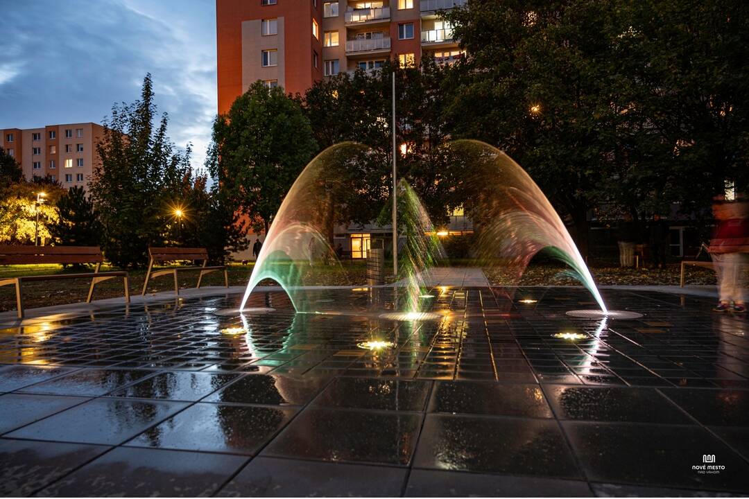 FOTO: Nová moderná fontána bude zdobiť sídlisko v Novom Meste nad Váhom, foto 7