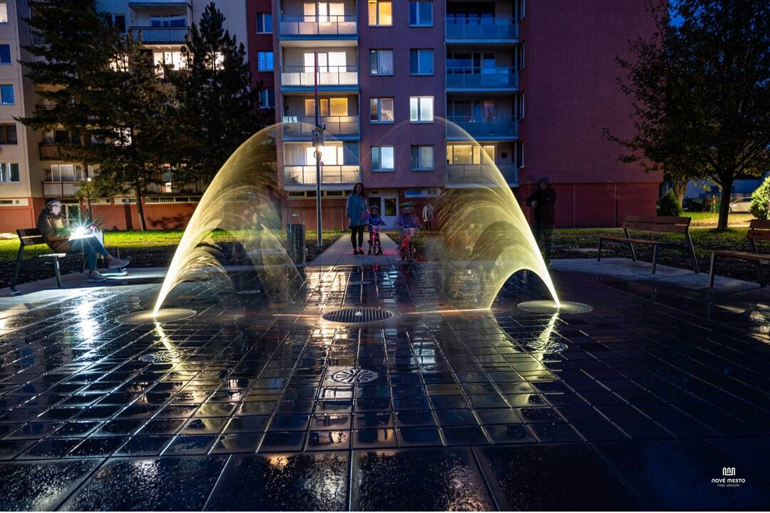 FOTO: Nová moderná fontána bude zdobiť sídlisko v Novom Meste nad Váhom, foto 10