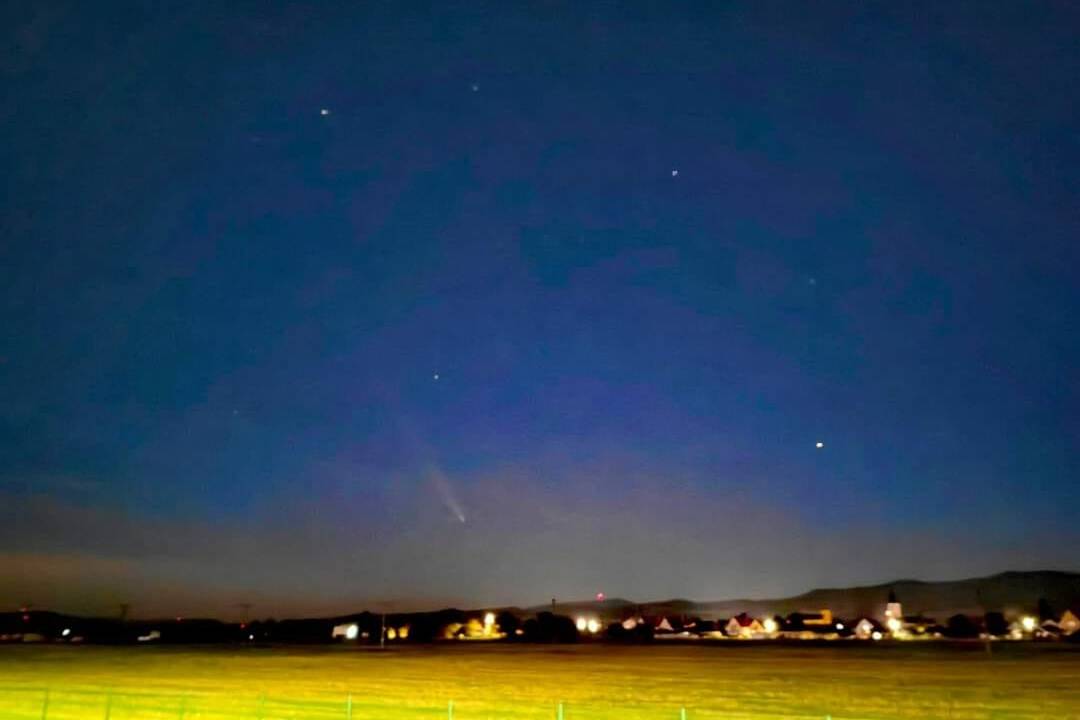 FOTO: Kométa láka amatérskych fotografov, vesmírny úkaz bude dnes najjasnejší , foto 3