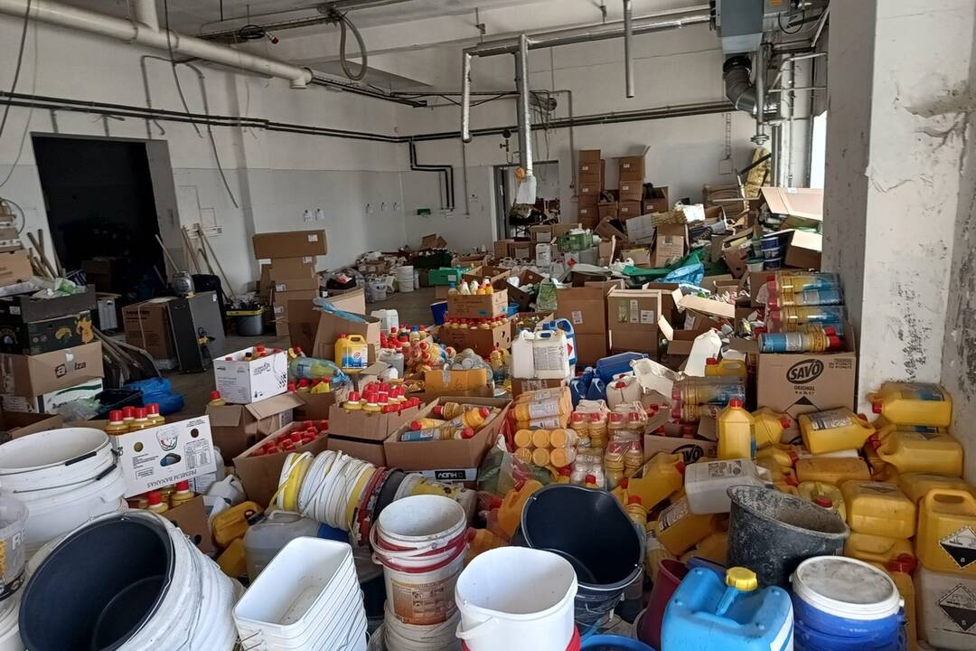 FOTO: Povodne zasiahli 90 percent obce Brantice. Pomáhali im aj Trenčania, foto 2