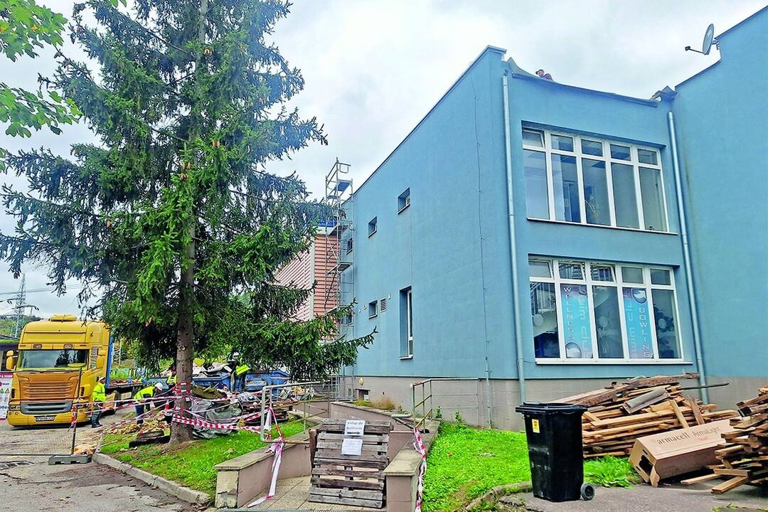 FOTO: Považská Bystrica pokračuje v rekonštrukcii plavárne. Hotová by mala byť do Vianoc, foto 2